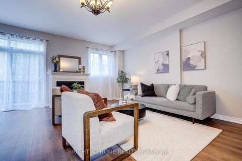 Photo 14 at 15 - 151 Silverwood Avenue, Devonsleigh, Richmond Hill