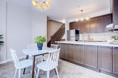 Photo 16 at 15 - 151 Silverwood Avenue, Devonsleigh, Richmond Hill