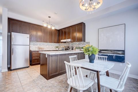 Photo 18 at 15 - 151 Silverwood Avenue, Devonsleigh, Richmond Hill