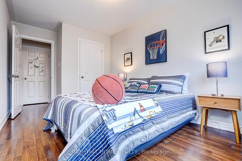 Photo 32 at 15 - 151 Silverwood Avenue, Devonsleigh, Richmond Hill