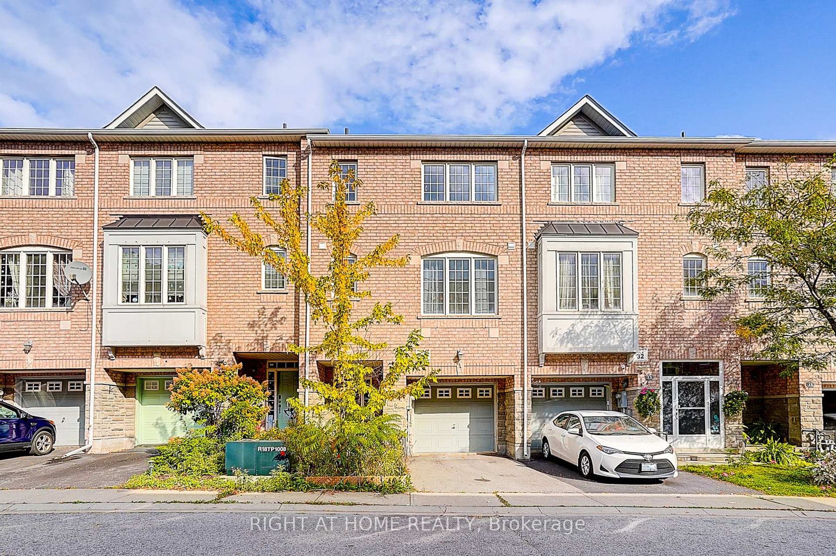 15 - 151 Silverwood Avenue, Devonsleigh, Richmond Hill photo 7 15 - 151 Silverwood Avenue, Devonsleigh, Richmond Hill photo 7