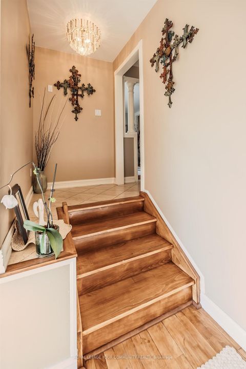 Photo 3 at 260 Mathewson Street, Maple, Vaughan