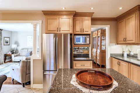 Photo 12 at 260 Mathewson Street, Maple, Vaughan