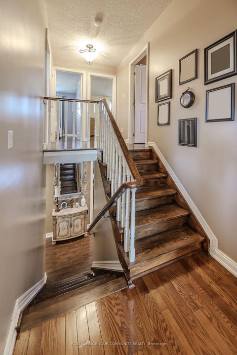 Photo 14 at 260 Mathewson Street, Maple, Vaughan