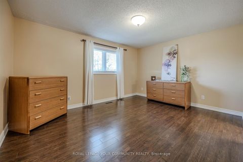 Photo 16 at 260 Mathewson Street, Maple, Vaughan