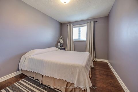 Photo 19 at 260 Mathewson Street, Maple, Vaughan