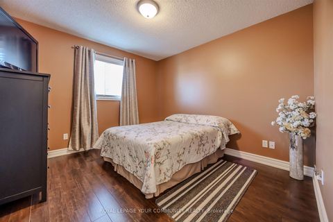 Photo 20 at 260 Mathewson Street, Maple, Vaughan