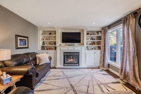 Photo 23 at 260 Mathewson Street, Maple, Vaughan