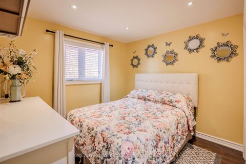 Photo 27 at 260 Mathewson Street, Maple, Vaughan