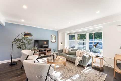 Photo 3 at 32 Bledlow Manor Drive, Guildwood, Toronto Photo 3 at 32 Bledlow Manor Drive, Guildwood, Toronto