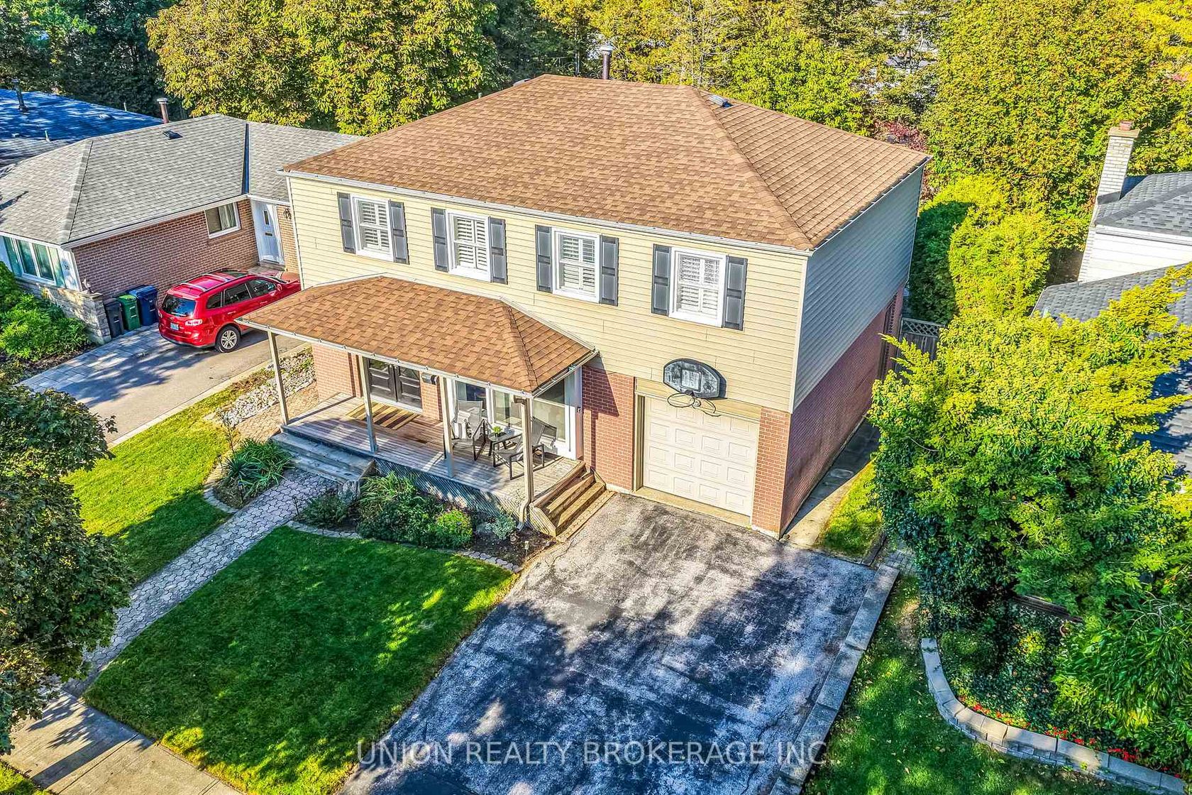 32 Bledlow Manor Drive, Guildwood, Toronto 