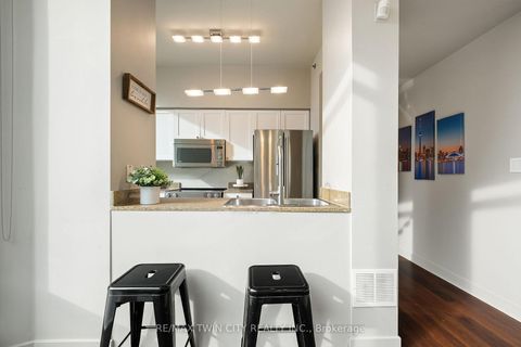 Photo 12 at 201 - 81 Navy Wharf Court, Waterfront Communities C1, Toronto