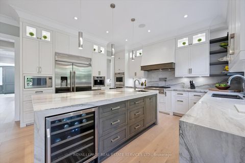 Photo 8 at 14 Westglen Crescent, City Centre West, Toronto