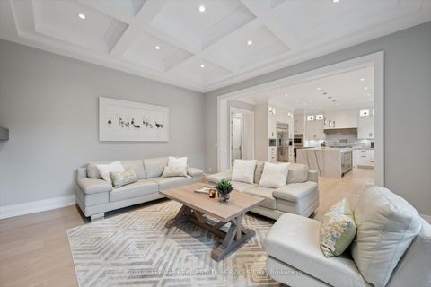 Photo 12 at 14 Westglen Crescent, City Centre West, Toronto