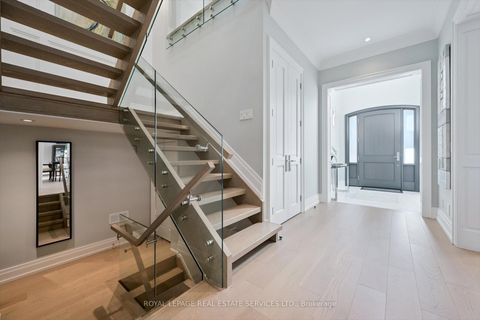 Photo 17 at 14 Westglen Crescent, City Centre West, Toronto