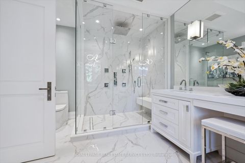 Photo 24 at 14 Westglen Crescent, City Centre West, Toronto