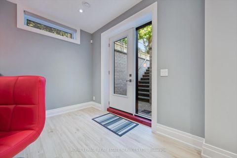 Photo 38 at 14 Westglen Crescent, City Centre West, Toronto