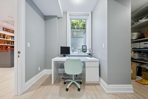 Photo 39 at 14 Westglen Crescent, City Centre West, Toronto