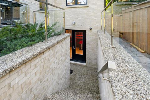 Photo 49 at 14 Westglen Crescent, City Centre West, Toronto