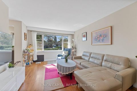 Photo 5 at 37 Callowhill Drive, Richview, Toronto Photo 5 at 37 Callowhill Drive, Richview, Toronto