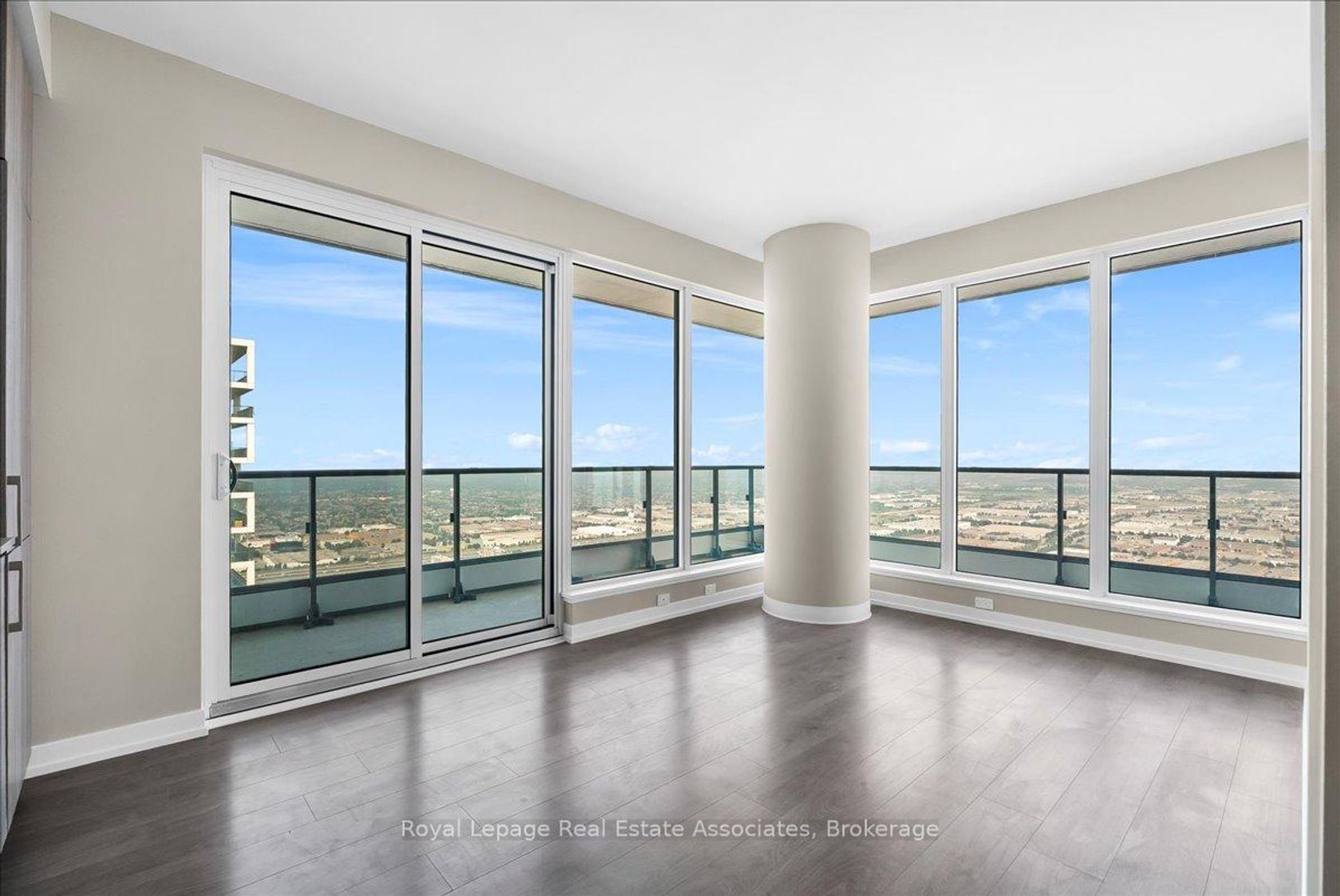 6112 - 950 Portage Parkway, Concord, Vaughan photo number 2