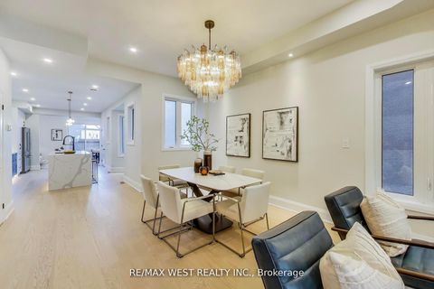 Photo 4 at 21 Rolyat Street, Bellwoods, Toronto