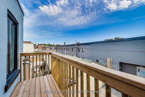 Photo 17 at 21 Rolyat Street, Bellwoods, Toronto