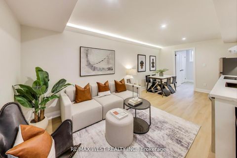 Photo 28 at 21 Rolyat Street, Bellwoods, Toronto