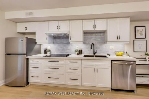 Photo 31 at 21 Rolyat Street, Bellwoods, Toronto