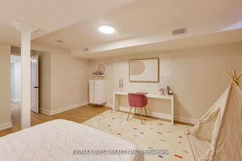 Photo 35 at 21 Rolyat Street, Bellwoods, Toronto