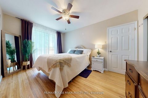 Photo 13 at 18 Darlingside Drive, West Hill, Toronto
