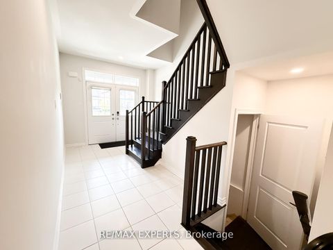 Photo 3 at 1426 Farrow Crescent, Alcona, Innisfil