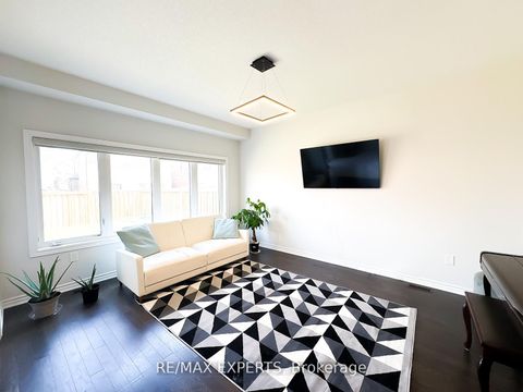 Photo 5 at 1426 Farrow Crescent, Alcona, Innisfil