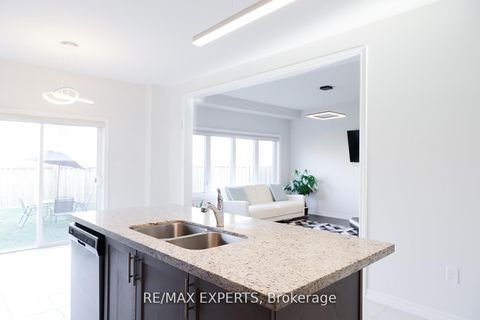 Photo 11 at 1426 Farrow Crescent, Alcona, Innisfil