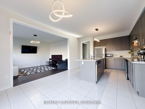 Photo 13 at 1426 Farrow Crescent, Alcona, Innisfil