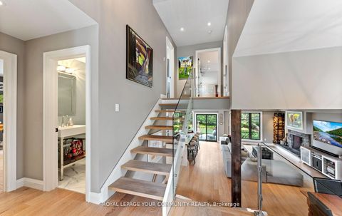 Photo 5 at 12 Glenview Drive, Aurora Highlands, Aurora