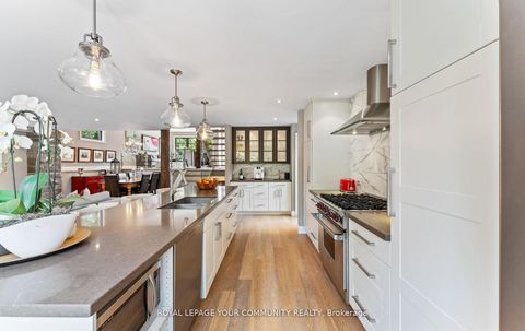 Photo 7 at 12 Glenview Drive, Aurora Highlands, Aurora