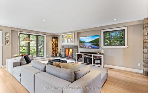 Photo 11 at 12 Glenview Drive, Aurora Highlands, Aurora