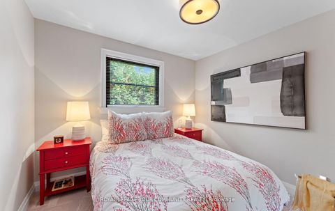 Photo 22 at 12 Glenview Drive, Aurora Highlands, Aurora