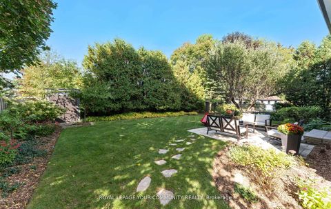 Photo 32 at 12 Glenview Drive, Aurora Highlands, Aurora