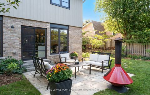 Photo 33 at 12 Glenview Drive, Aurora Highlands, Aurora