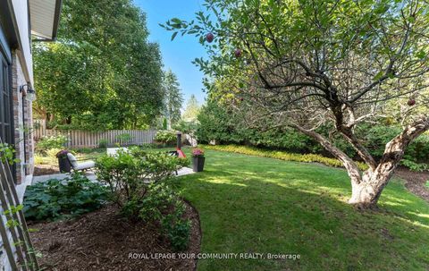 Photo 34 at 12 Glenview Drive, Aurora Highlands, Aurora