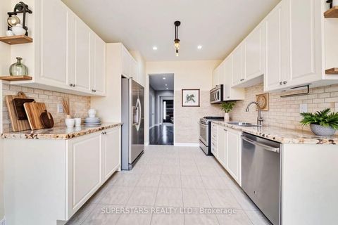 Photo 2 at 106 White Beach Crescent, Patterson, Vaughan