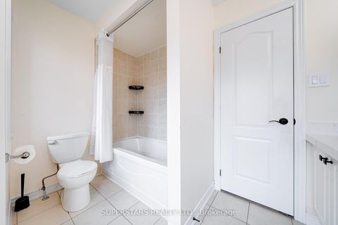 Photo 11 at 106 White Beach Crescent, Patterson, Vaughan