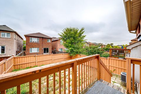 Photo 13 at 106 White Beach Crescent, Patterson, Vaughan