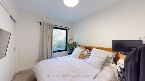 Photo 8 at 3212 Dundas Street W, Junction Area, Toronto