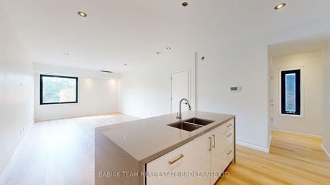 Photo 13 at 3212 Dundas Street W, Junction Area, Toronto