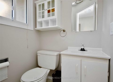 Photo 6 at 12 Robin Court, Cundles East, Barrie