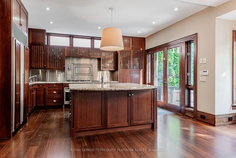 Photo 10 at 177 Roxborough Drive, Moore Park, Toronto