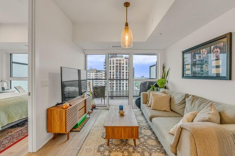 Photo 2 at 1410 - 11 Lillian Street, Mount Pleasant West, Toronto